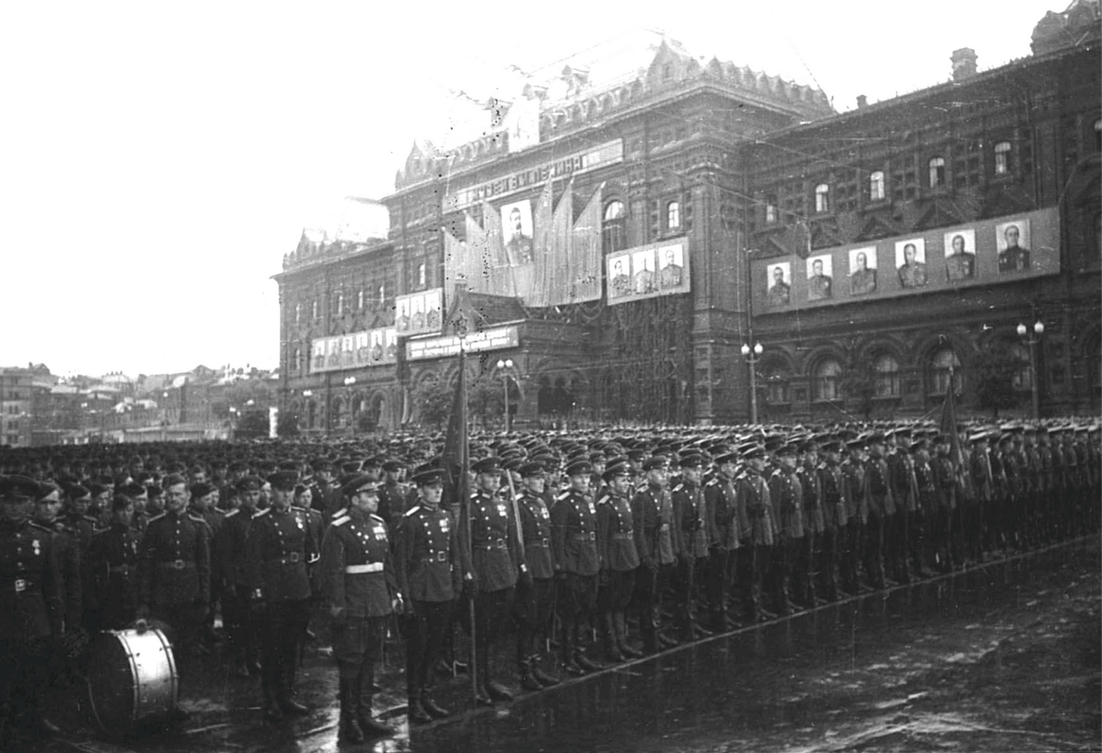 1 парад победы. Парад Победы 24 июня 1945. Парад 1945г на красной площади. Парад Победы в Москве 1945г. Первый парад Победы 1945 года.