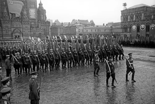 Парад Победы на Красной площади в Москве 24 июня 1945 года.
Москва, 24 июня 1945 года.
Евгений Халдей / РИА Новости