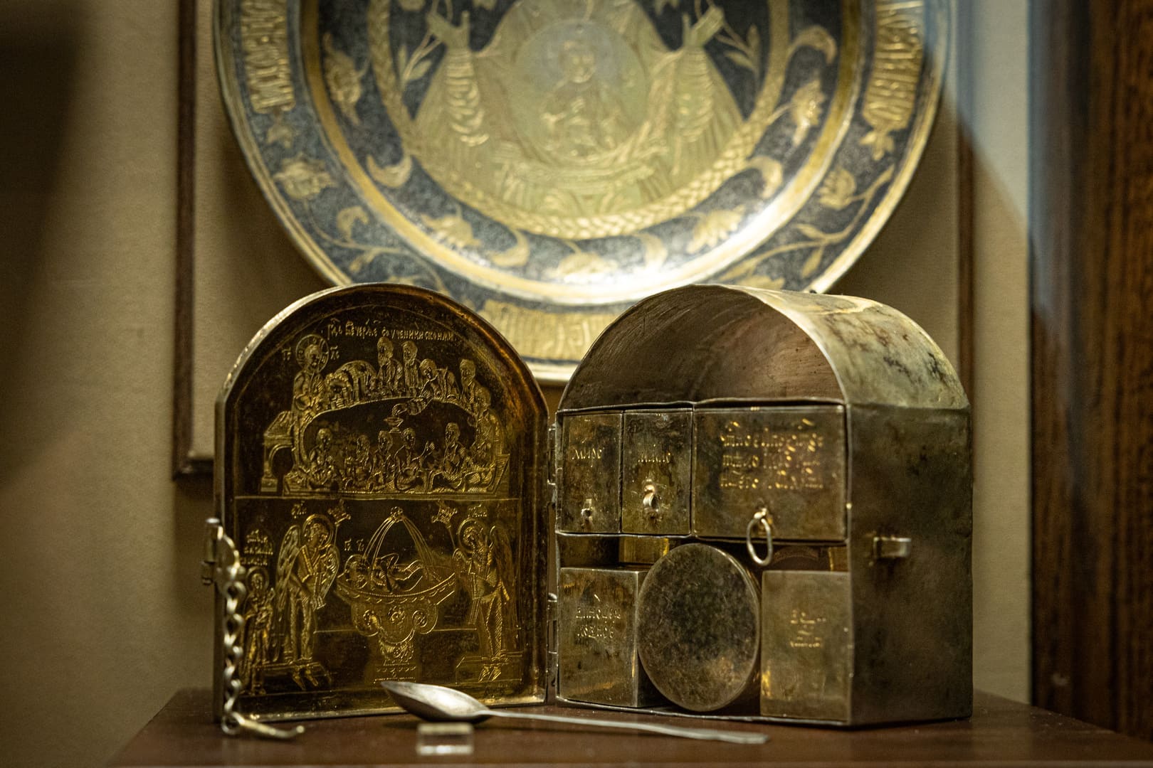 Обзорные экскурсии по выставке «Посольских дел оберегатель». К 400-летию со дня рождения А. С. Матвеева »