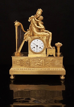 Часы каминные «Мария-Луиза с сыном, Наполеоном II». Часовая мастерская Жана-Антуана Лепена. 1812-1813 гг.