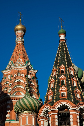 Шатровые завершения центральной церкви и колокольни Покровского собора