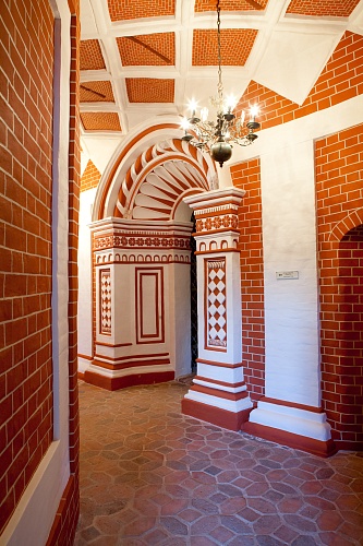 Восстановленная роспись XVI в. на западном участке внутренней обходной галереи Покровского собора